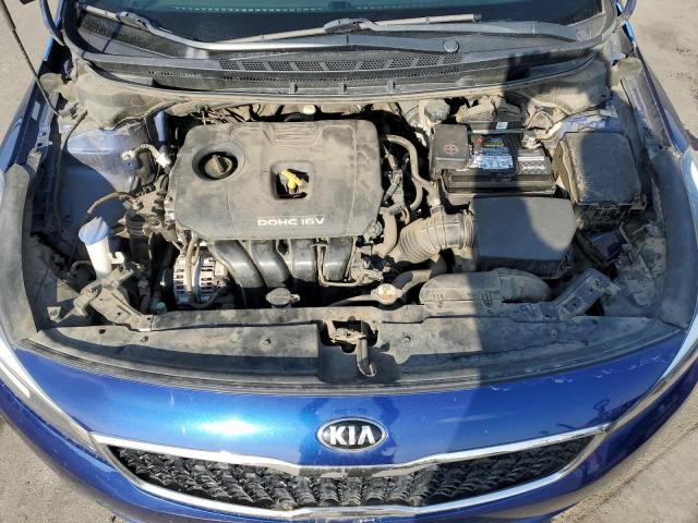 3KPFK4A72JE266698 - 2018 KIA FORTE LX BLUE photo 11