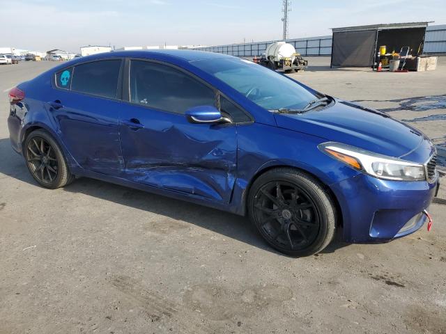 3KPFK4A72JE266698 - 2018 KIA FORTE LX BLUE photo 4