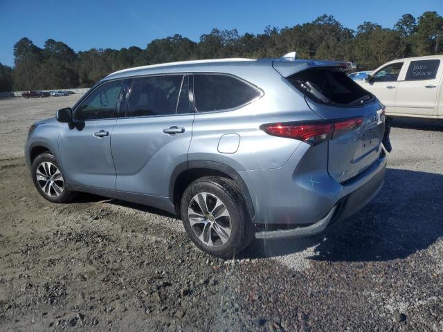 5TDGZRAH0NS105770 - 2022 TOYOTA HIGHLANDER XLE BLUE photo 2