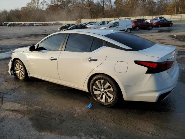 1N4BL4BVXKC157719 - 2019 NISSAN ALTIMA S WHITE photo 2