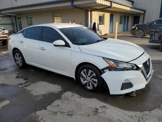 1N4BL4BVXKC157719 - 2019 NISSAN ALTIMA S WHITE photo 4