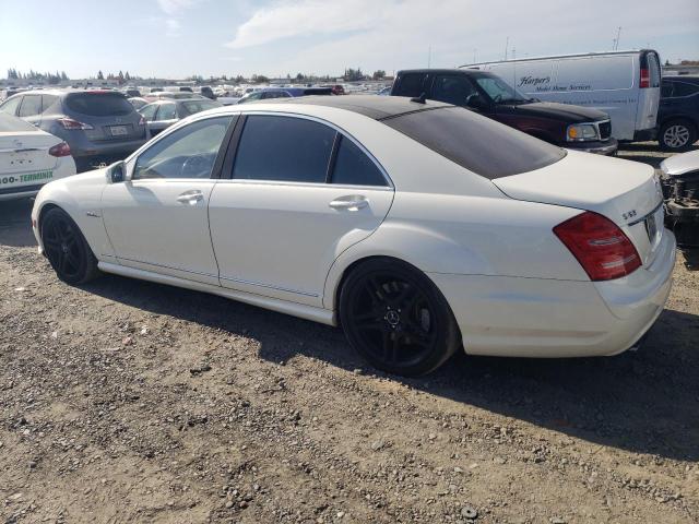 WDDNG7HB1AA337990 - 2010 MERCEDES-BENZ S 63 AMG WHITE photo 2