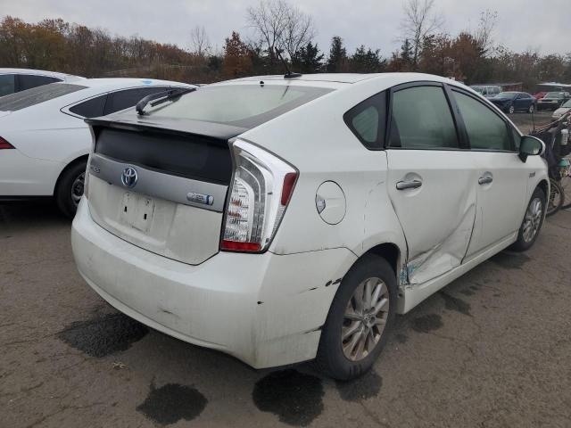 JTDKN3DP7D3036663 - 2013 TOYOTA PRIUS WHITE photo 3