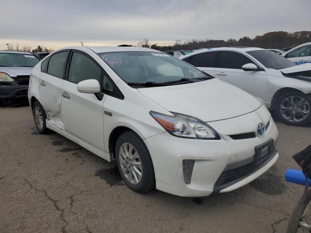 JTDKN3DP7D3036663 - 2013 TOYOTA PRIUS WHITE photo 4