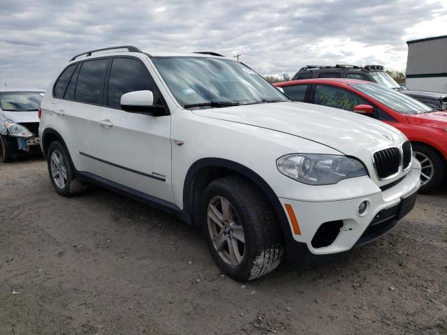 5UXZV4C58D0B01155 - 2013 BMW X5 XDRIVE35I WHITE photo 4