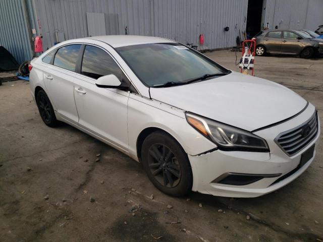 5NPE24AF6GH298755 - 2016 HYUNDAI SONATA SE WHITE photo 4