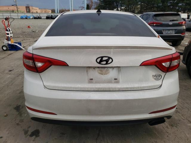 5NPE24AF6GH298755 - 2016 HYUNDAI SONATA SE WHITE photo 6