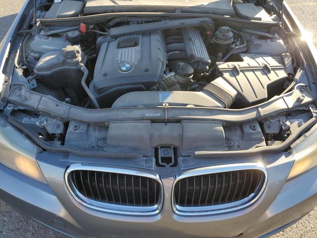 WBAPH7C58BE675380 - 2011 BMW 328 I GRAY photo 11