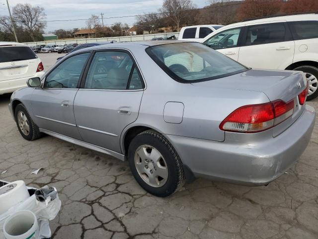 1HGCG16522A070938 - 2002 HONDA ACCORD EX SILVER photo 2