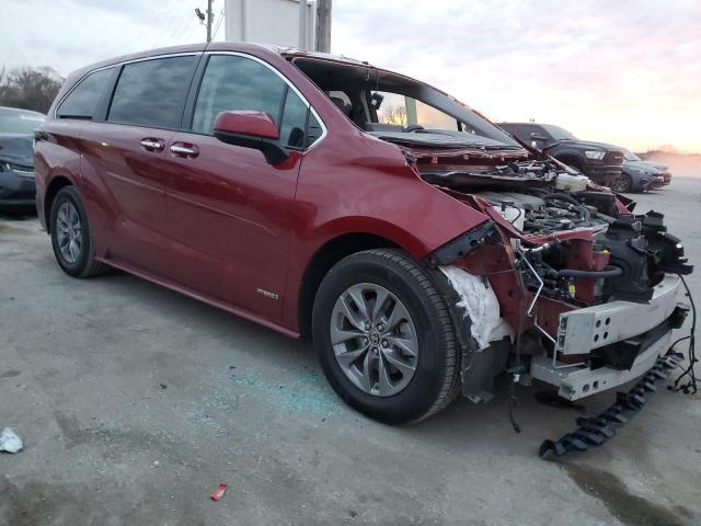 5TDYRKEC0MS025393 - 2021 TOYOTA SIENNA XLE RED photo 4