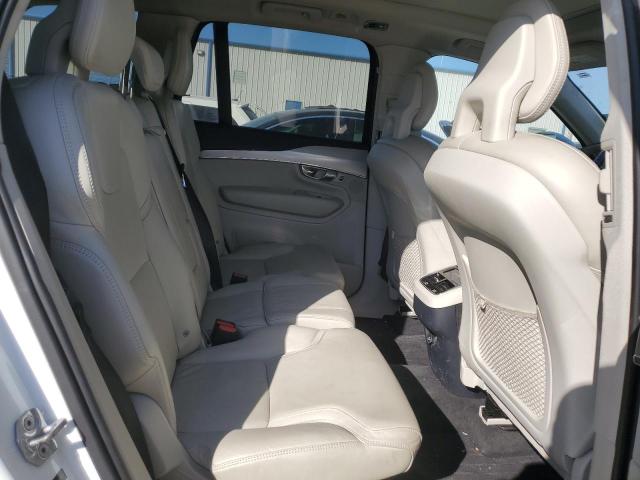 YV4A22PK1G1046083 - 2016 VOLVO XC90 T6 WHITE photo 11