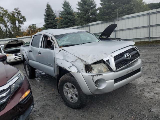 3TMLU4EN9BM063501 - 2011 TOYOTA TACOMA DOUBLE CAB SILVER photo 4