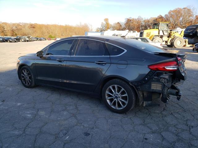 3FA6P0HD9HR395388 - 2017 FORD FUSION SE GRAY photo 2