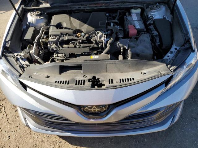 4T1B11HK2JU047344 - 2018 TOYOTA CAMRY L SILVER photo 11