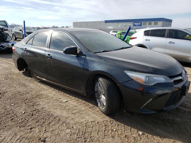 4T1BF1FK0GU140649 - 2016 TOYOTA CAMRY LE GRAY photo 4