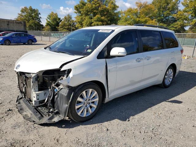 2015 TOYOTA SIENNA XLE, 