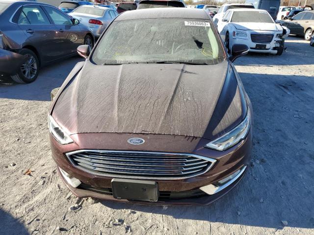 3FA6P0HD6HR139855 - 2017 FORD FUSION SE BURGUNDY photo 5