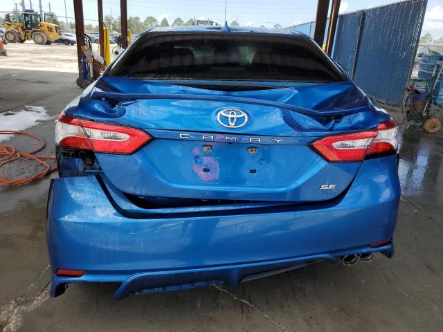 4T1G11AK2LU332483 - 2020 TOYOTA CAMRY SE BLUE photo 6