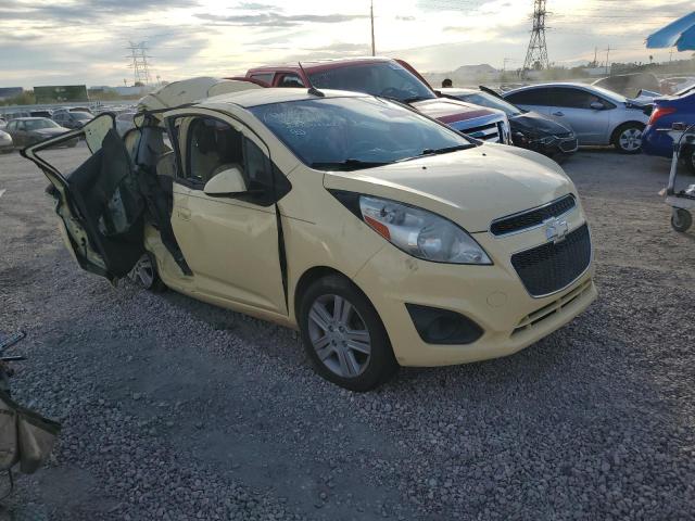 KL8CD6S92EC423788 - 2014 CHEVROLET SPARK 1LT YELLOW photo 4