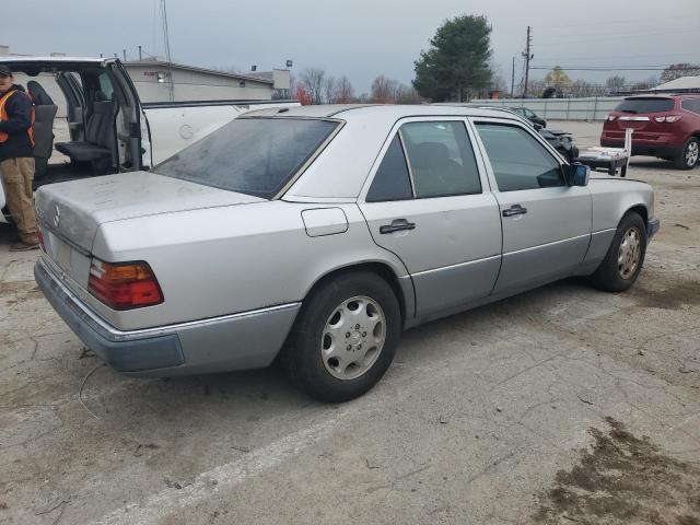 WDBEA34E1NB740144 - 1992 MERCEDES-BENZ 400 E GRAY photo 3