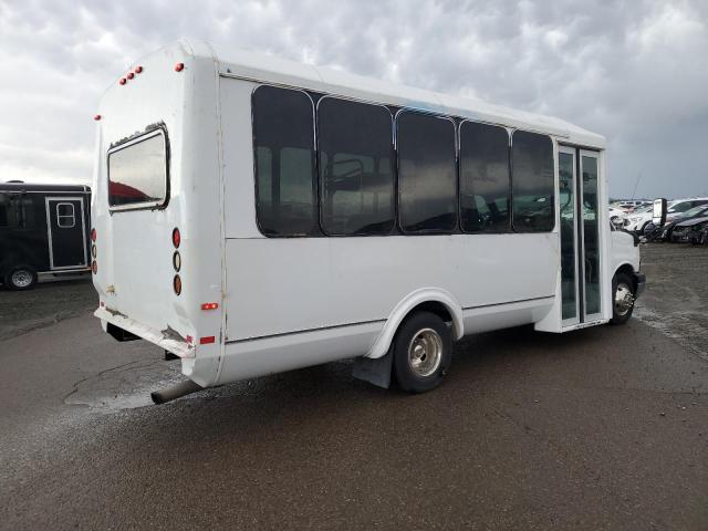 1GB6G5BL2B1112181 - 2011 CHEVROLET EXPRESS G4 WHITE photo 3