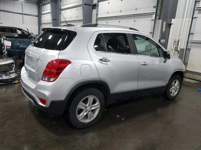 KL7CJPSBXJB671096 - 2018 CHEVROLET TRAX 1LT SILVER photo 3