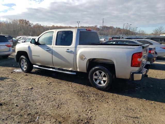 3GCEC13C58G242637 - 2008 CHEVROLET SILVERADO C1500 CREAM photo 2