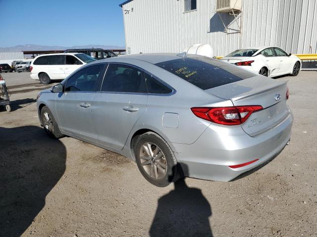 5NPE24AF0FH203833 - 2015 HYUNDAI SONATA SE SILVER photo 2