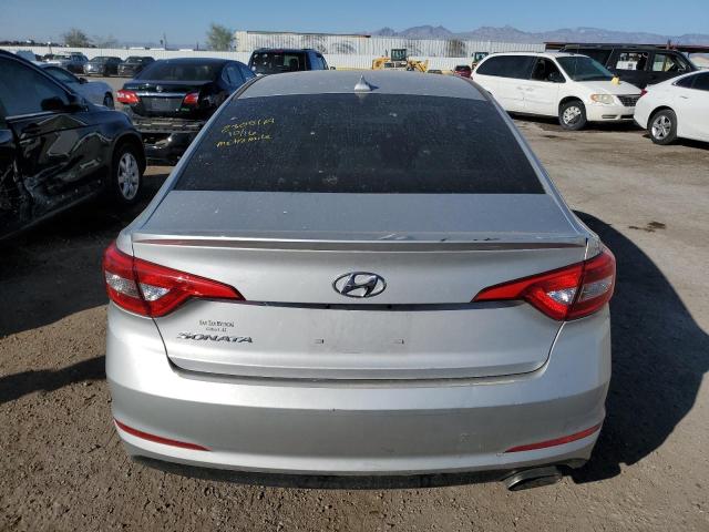 5NPE24AF0FH203833 - 2015 HYUNDAI SONATA SE SILVER photo 6