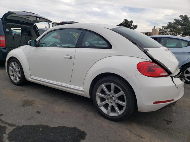 3VWJP7AT7CM661086 - 2012 VOLKSWAGEN BEETLE WHITE photo 2