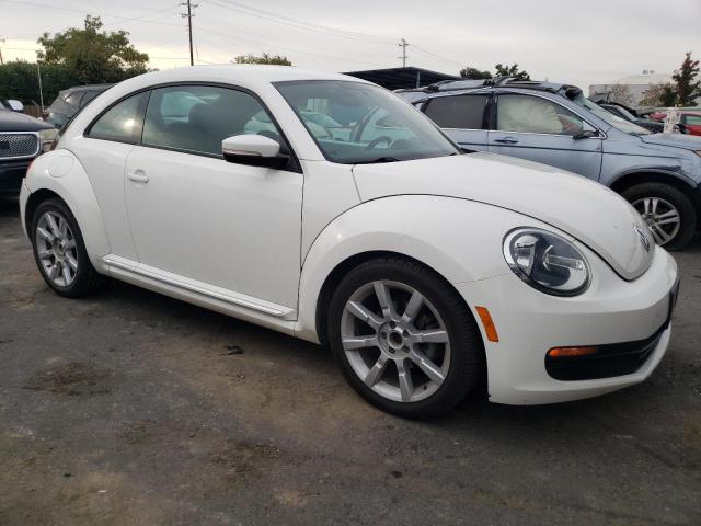 3VWJP7AT7CM661086 - 2012 VOLKSWAGEN BEETLE WHITE photo 4