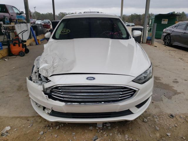 3FA6P0H76HR154382 - 2017 FORD FUSION SE WHITE photo 5