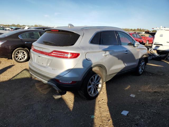 5LMCJ2C94HUL08608 - 2017 LINCOLN MKC SELECT فضي صورة 3