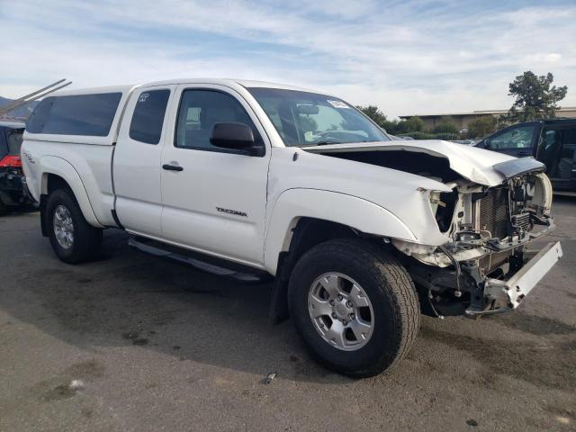 5TETU62N17Z386726 - 2007 TOYOTA TACOMA PRERUNNER ACCESS CAB WHITE photo 4