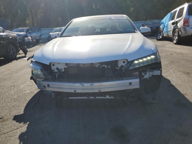19UUB3F74HA000978 - 2017 ACURA TLX ADVANCE WHITE photo 5
