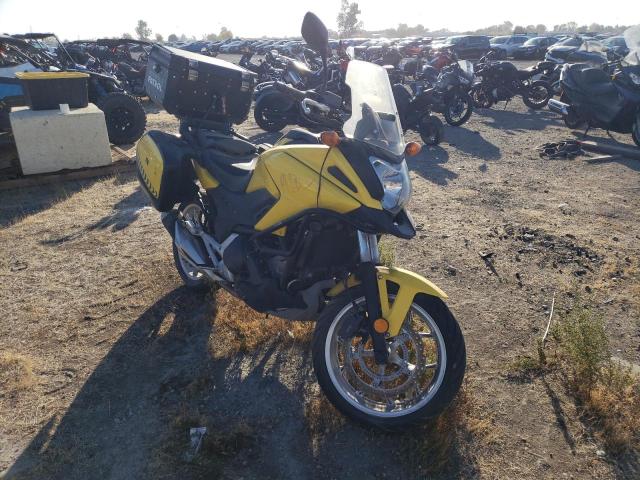 JH2RC8752HK100011 - 2017 HONDA NC700XD YELLOW photo 1