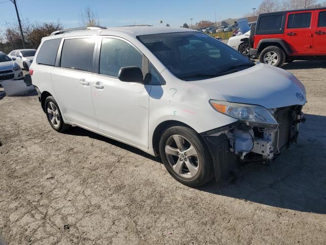 5TDKZ3DC9HS803726 - 2017 TOYOTA SIENNA LE WHITE photo 4