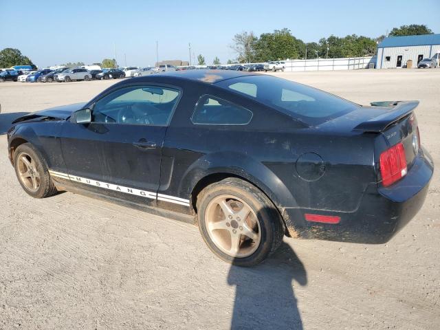 1ZVFT80N865255158 - 2006 FORD MUSTANG BLACK photo 2