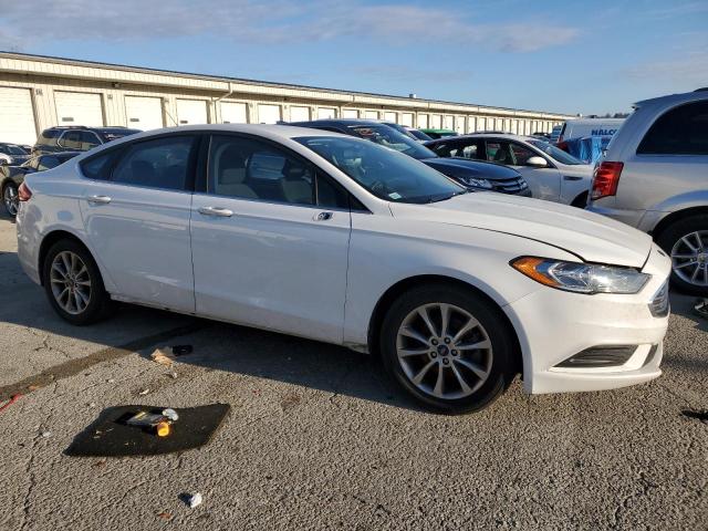 3FA6P0H79HR178482 - 2017 FORD FUSION SE WHITE photo 4