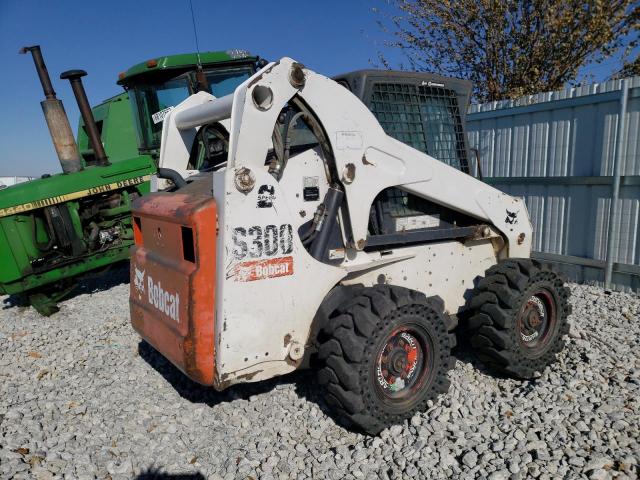 A5GP36512 - 2010 BOBCAT S300 WHITE photo 4