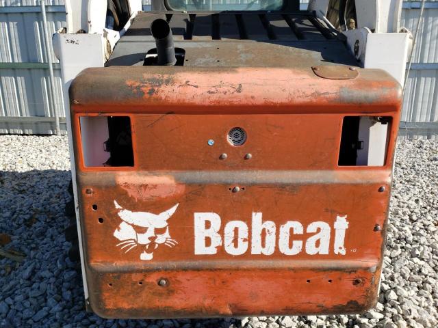 A5GP36512 - 2010 BOBCAT S300 WHITE photo 7