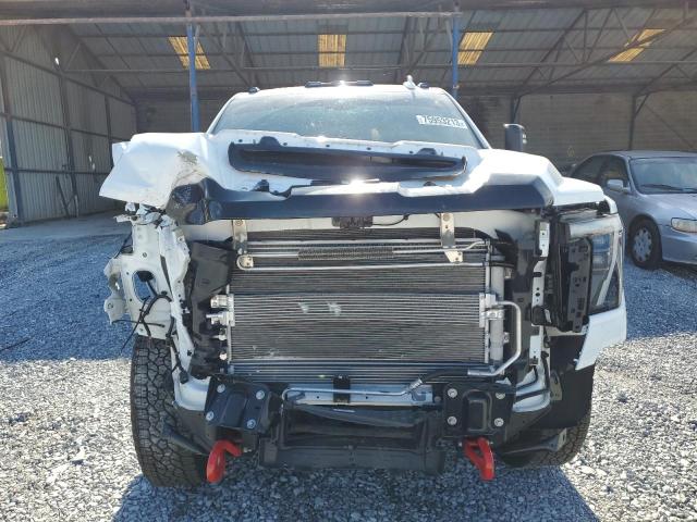 1GT49PEY3RF106564 - 2024 GMC SIERRA K2500 AT4 WHITE photo 5