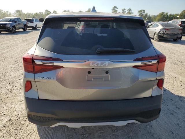 KNDEPCAA4P7393190 - 2023 KIA SELTOS LX GRAY photo 6