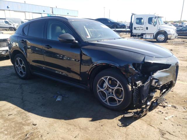 ZASPAKAN7M7D09597 - 2021 ALFA ROMEO STELVIO SPORT Siyah fotoğraf 4