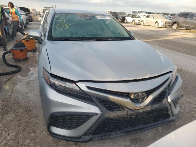 4T1G11AK2PU116798 - 2023 TOYOTA CAMRY SE NIGHT SHADE GRAY photo 5