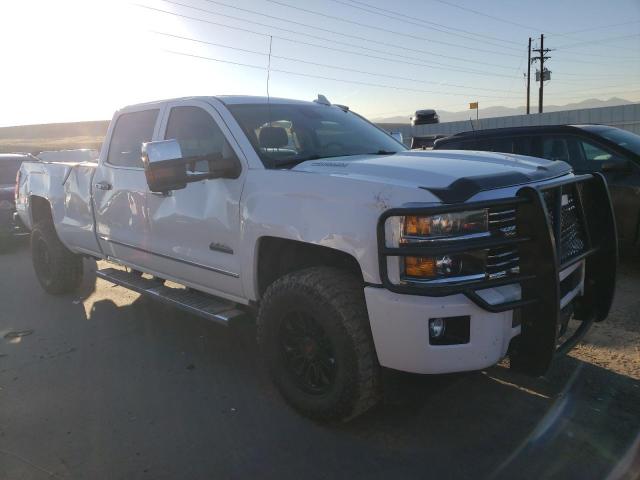 1GC1KXE83FF625133 - 2015 CHEVROLET SILVERADO K2500 HIGH COUNTRY WHITE photo 4