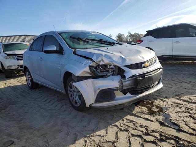 1G1JB5SH4J4103472 - 2018 CHEVROLET SONIC LS ვერცხლისფერი ფოტო 4