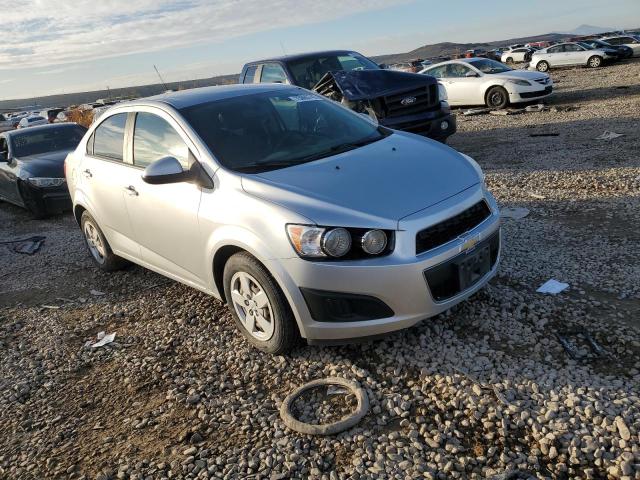 1G1JA5SH5F4138127 - 2015 CHEVROLET SONIC LS SILVER photo 4