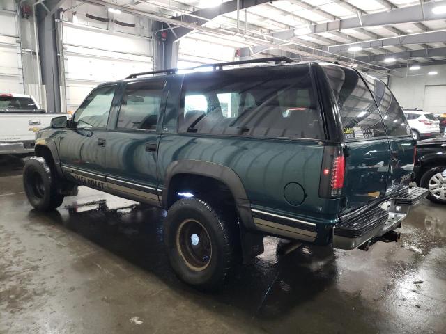 3GNGK26J8VG107103 - 1997 CHEVROLET SUBURBAN K2500 GREEN photo 2