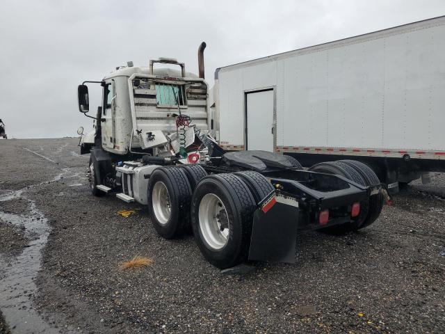 1M1AW09Y2GM077757 - 2016 MACK 600 CXU600 WHITE photo 3